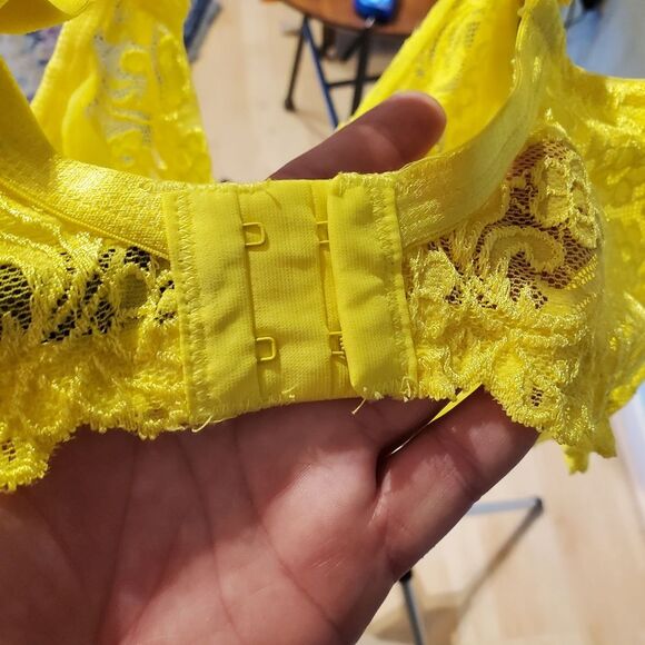NWT 38DDD Yellow Lace Bra, New, Smart & Sexy, Underwire, 2 Hooks - Picture 10 of 11